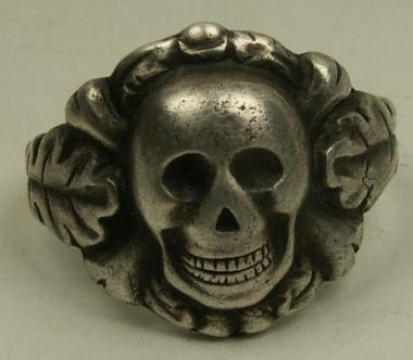 Totenkopfring mit Eichenlaub Standard 21 mm